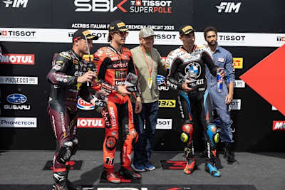 Kevin Schwantz mit Nicolo Bulega, Toprak Razgatlioglu und Sam Lowes in Cremona
