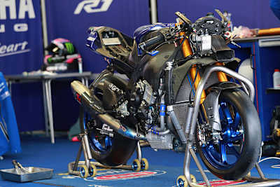 Die Yamaha R1 braucht mehr Grip