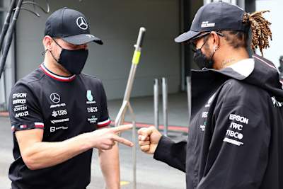 Valtteri Bottas und Lewis Hamilton