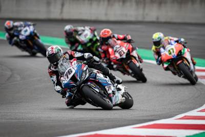 Loris Baz wurde von Axel Bassani und Michael Rinaldi gejagt