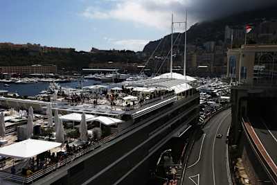 Fernando Alonso: «Wenn du da auch nur mit einem Rad daneben gerätst, dann fliegst du ab»