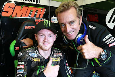 Bradley Smith mit Tech3-Boss Hervé Poncharal