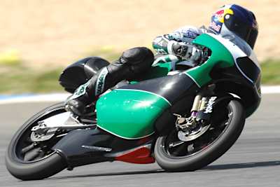 Jonas Folger (Aprilia 125) in Estoril