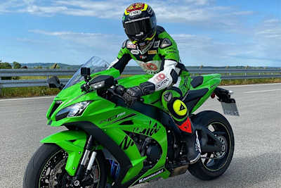 Sandro Cortese auf einer Serien-Kawasaki