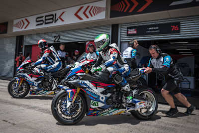 Für Loris Baz (li.) und Eugene Laverty ist der Mandalika Circuit neu