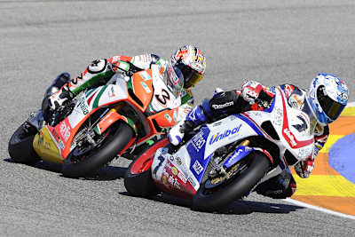 Alte Weggefährten: Carlos Checa (7) und Max Biaggi (3)