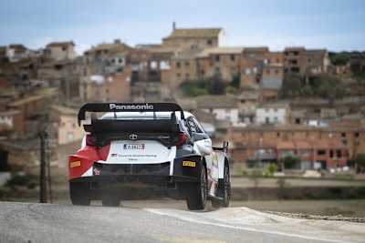 Sebastien Ogier zeigt der Konkurrenz die Rücklichter