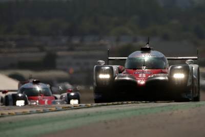 Zwei Toyota TS050 Hybrid in Le Mans 2017