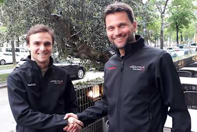 Auer mit seinem neuen Fitnessguru Günther Beck