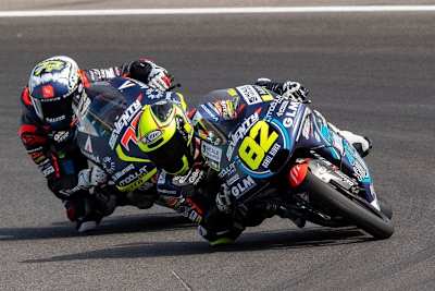 Stefano Nepa (vorne) übernimmt die KTM von Vicente Pérez