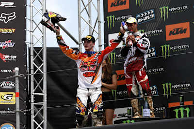 Jeffrey Herlings kann jubeln: Der MX2-Dominator kann wie gewünscht in seiner Klasse bleiben