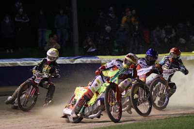 Im Finale: Sieger Vaclav Milik mit Helmfarbe weiß