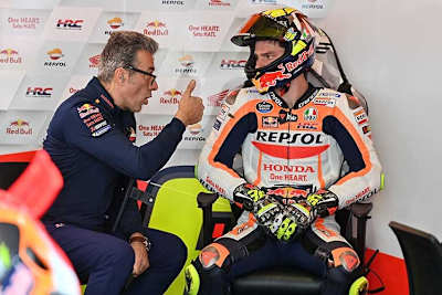 Joan Mir mit Crew-Chief Giacomo Guidotti