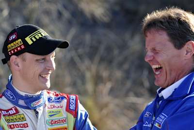 Hirvonen und sein Chef Wilson freuen sich über Platz drei