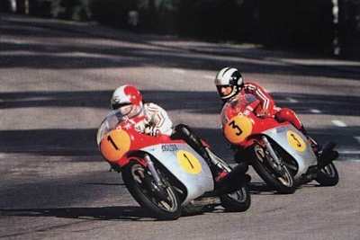 Die MV-Agusta-Stars Giacomo Agostini und Phil Read