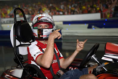 Sebastian Vettel beim Kartrennen: Wo geht's lang?