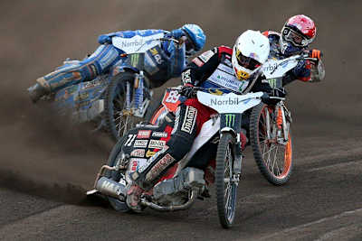 Maciej Janowski (vorne) war ab dem zweiten Durchgang unschlagbar