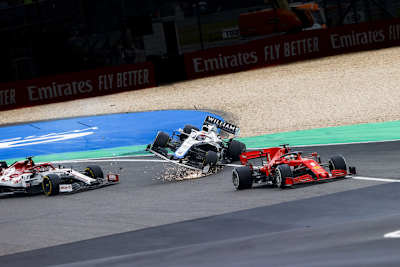 Sebastian Vettel vor George Russell und Kimi Räikkönen