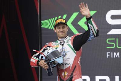 Marcel Schrötter bleibt MV Agusta treu
