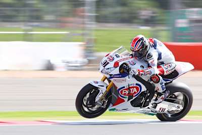 In der WM liegt Leon Haslam nur auf Rang 15