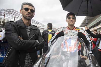 Manager Kenan Sofuoglu (li.) mit Toprak Razgatlioglu