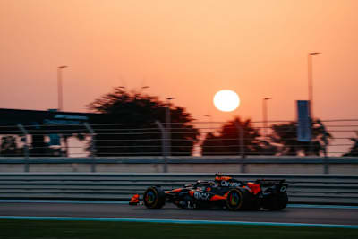 McLaren (hier Oscar Piastri) gibt in Abu Dhabi den Ton an