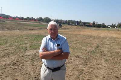 OK-Präsident Willy Läderach auf dem Renngelände, eine Woche nach dem WM-Wochenende: der sinnlose Streckenabbau ist in vollen Gange