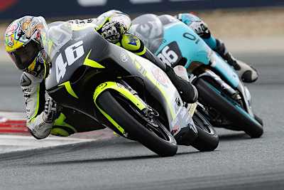 Nicolò Bulega vor Leopard-Pilot Joan Mir