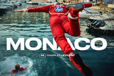 Charles Leclerc nach seinem Monaco-Sieg 2024, links unten ist Ferrari-Teamchef Fred Vasseur schon im Wasser