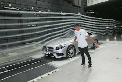 Lewis Hamilton im Windkanal