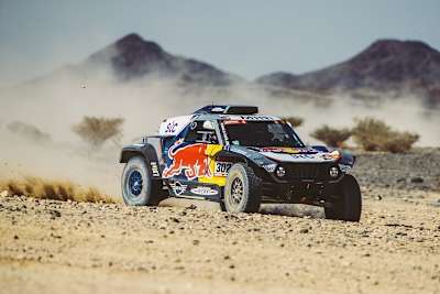 Leader Stéphane Peterhansel