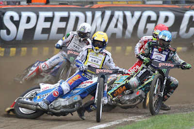 Nicki Pedersen (gelb) und Tomasz Gollob (weiss) werden EM fahren