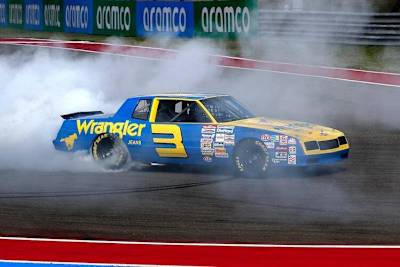 Daniel Ricciardo lässt es krachen