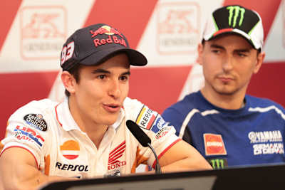 Die Gesichter von Marc Márquez (li.) und Jorge Lorenzo sprechen Bände