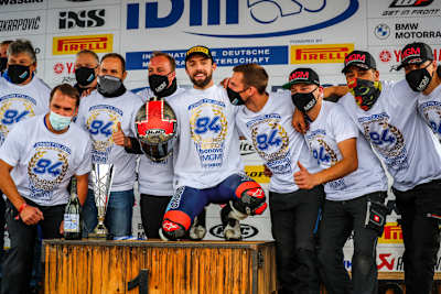 Jonas Folger (Mitte) will mit seinem IDM-Team in die WM