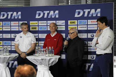 BMW-Motorsportdirektor Jens Marquardt, Audi-Motorsportchef Wolfgang Ullrich, DTM-Chef Hans Werner Aufrecht und Mercedes-Motorsportchef Toto Wolff (v.l.)