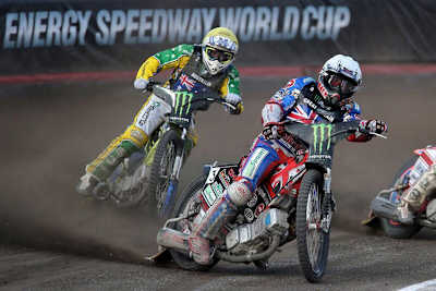 Chris Harris (vorne) hatte im GP-Challenge in Poole nichts zu suchen