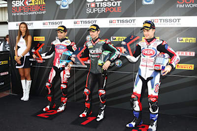 Die erste Startreihe in Silverstone: Checa, Laverty, Rea (v.l.)