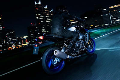 Yamaha MT-10 SP: Nakes Bike mit 166 PS und der neuesten Fahrwrks-Technologie von Öhlins