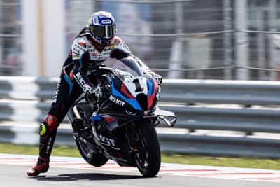 Typisch Toprak: Beim Anbremsen ist das Hinterrad in der Luft