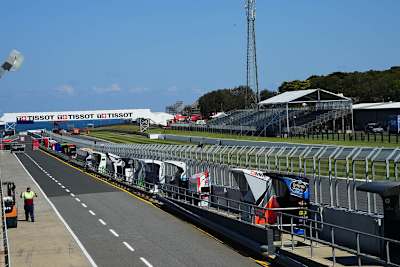 Prächtiges Frühlingswetter empfing die MotoGP-Asse zum ersten Training