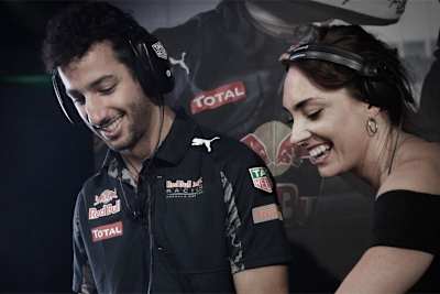 Daniel Ricciardo in aparter Gesellschaft