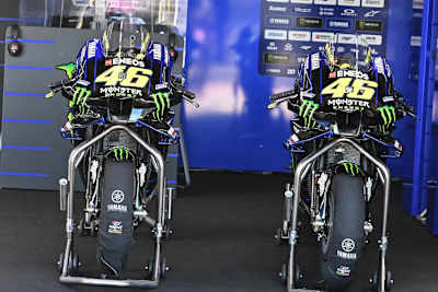 Noch ist nicht fix, wer am Sonntag die M1 von Valentino Rossi steuert