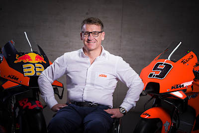 Pit Beirer mit den neuen KTM RC16