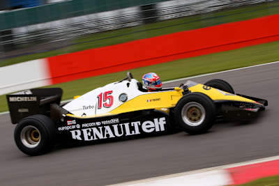 Romain Grosjean im Renault RE40 von 1983