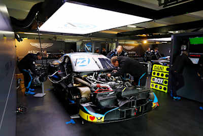 Aston Martin testet in Vallelunga