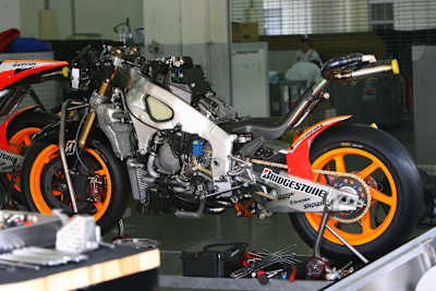 Pedrosas Werks-Honda: Daten offen legen.