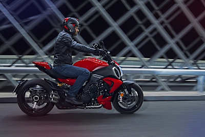 Ducati Diavel V4: Maximale Aufmerksamkeit auf dem Boulevard garantiert