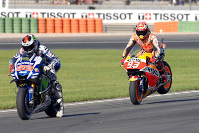 Weltmeister Jorge Lorenzo (vor Márquez) sorgte für den 38. Marken-WM-Titel von Yamaha