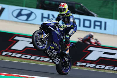 Dominique Aegerter dominierte das Meeting in Misano mit zwei Siegen